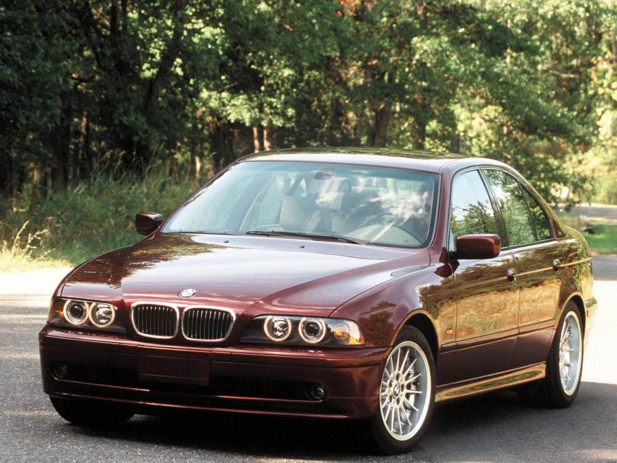  BMW 540i Sedan 1996 года  (фото 1 из 13)